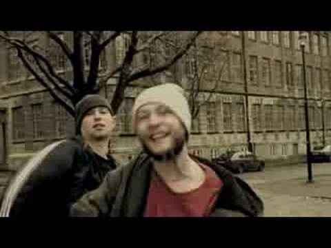 Gods (Gode Ord Dør Sist)  - Hverdagsliv