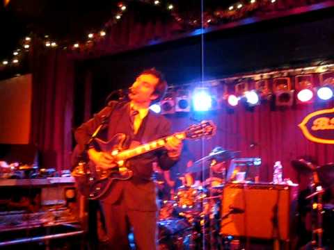 Surprise Me Mr. Davis & The Benevento Russo Duo - I Hate Love (B.B.King's New Year's Eve 2008)