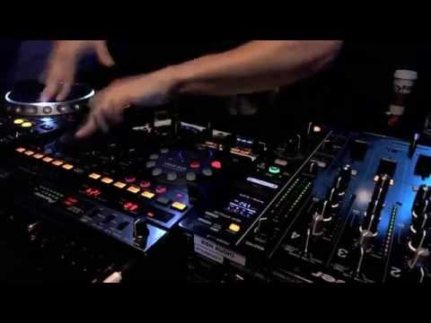 JAMES ZABIELA in The Mix Lab   30 Aug 2013 1)