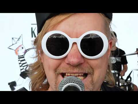 Kujme Pikle Band - TLUČE BUBENÍČEK - Kujme Pikle Band