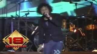 Download lagu NIDJI - Bila Aku Jatuh Cinta (Live Konser Malang 29 April 2007) mp3 Download lagu NIDJI - Bila Aku Jatuh Cinta (Live Konser Malang 29 April 2007) mp3