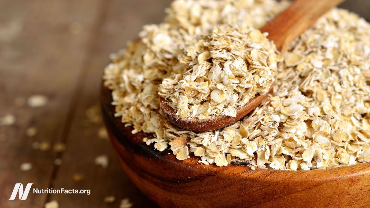 How Does Oatmeal Help with Blood Sugars?