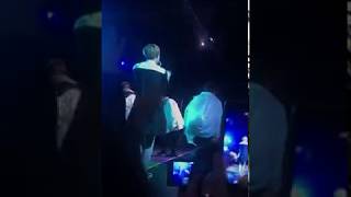 VAV (브이에이브이) 181216 - Give It To Me (Senorita Tour Prague)