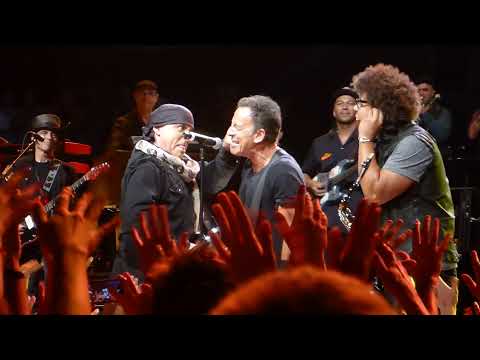 Bruce Springsteen - Rosalita (Come Out Tonight) - Brisbane 26 February 2014