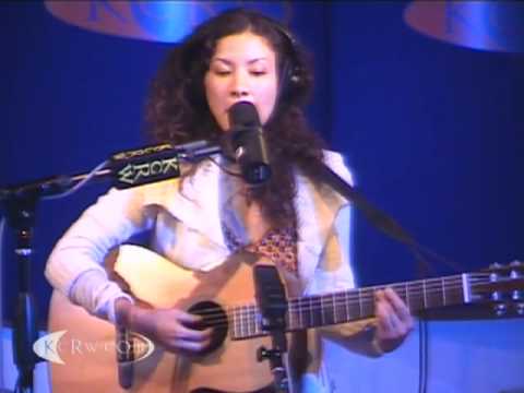 Mia Doi Todd performing "Paraty" on KCRW