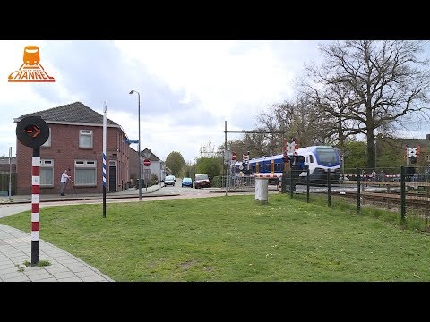 DUTCH RAILROAD CROSSING - Vught - Esschestraat