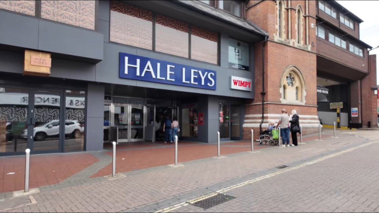 Aylesbury Town England UK Market Tour Walk Shopping 4K HDR