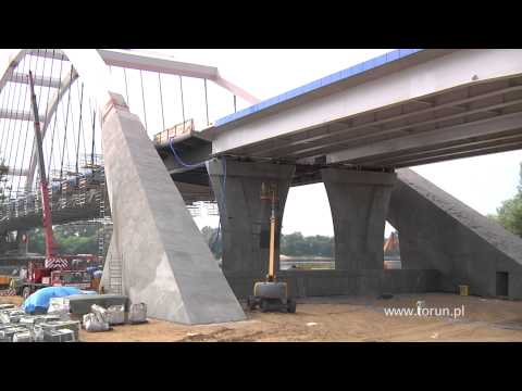  Toruń - montaż płyt pomostu zakończony