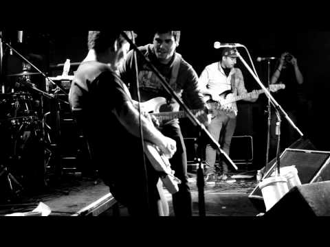 La Alfombra de Norman - Buscandote (En vivo )