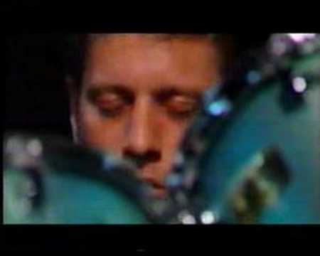 Mike Stern -clip features Lincoln Goines & Dave Weckl (1997)