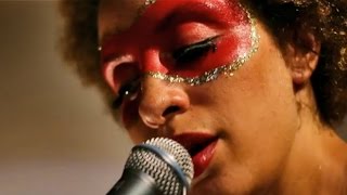 MARTINA TOPLEY BIRD - Lying