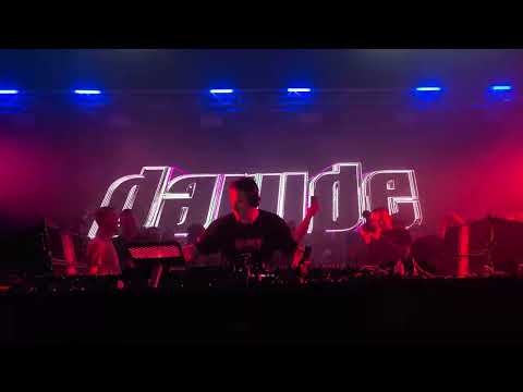 Trance Titans - Darude playing "Smack My Bitch Up" by Prodigy