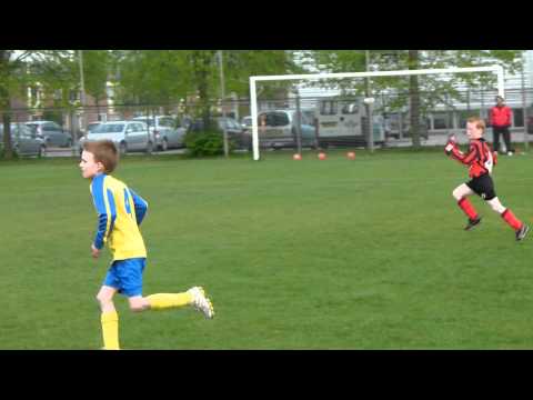 Terneuzen F4 - HVV F3 16 april 2011 001.MTS