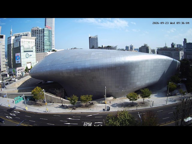 東大門デザインプラザ（DDP、동대문디자인플라자 ）