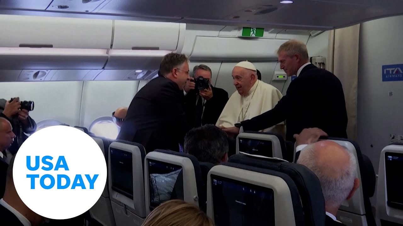Pope Francis takes his longest flight ever en route to 12-day Asia-Pacific tour | USA TODAY