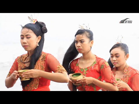 Universitas hamzanwadi selong SANGGAR TARI PUTRI MANDALIKA,  SASAK LOMBOK  - NTB