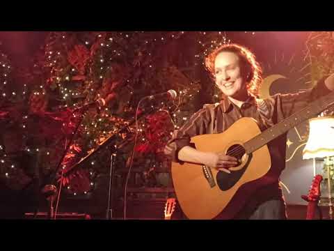 Izzie Yardley | The Folklore Rooms, Brighton | 18/04/23