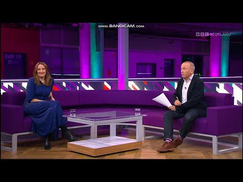 Laura Maciver – Schwarze Strumpfhosen und High Heels – 24.11.21