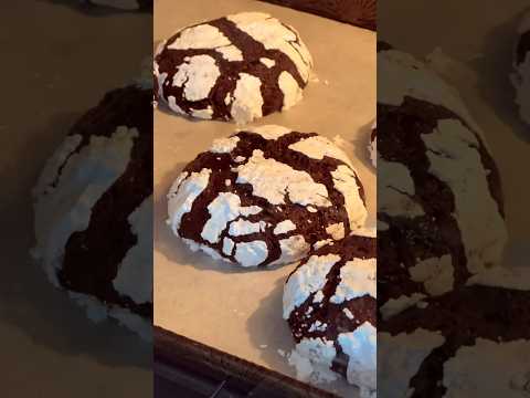 Chocolate Crinkle Cookies!