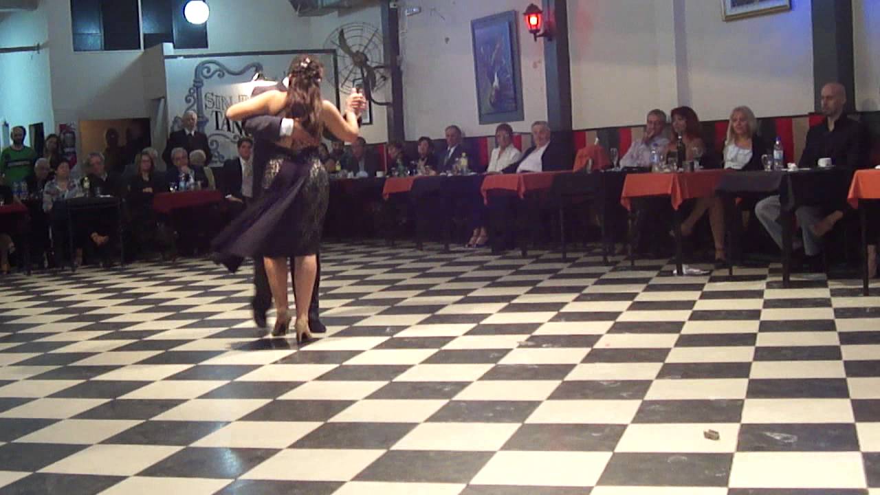 Sin Rumbo, bailan  Carlos Estigarribia y Laura Sastria 3/3