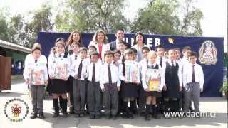 preview picture of video 'JUNAEB entrega útiles escolares en Escuela John Kennedy de San Felipe - CHILE.'