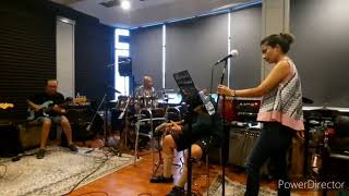 Download lagu Dalam Kerinduan - Rizma Simbolon feat 4 Nada Band (Latihan) mp3