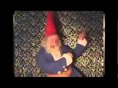 Reportage Gnomo Armato Di Ascia