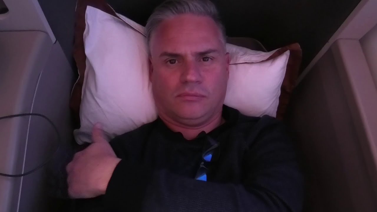 China Eastern First & Business Class Lounge thumbnail