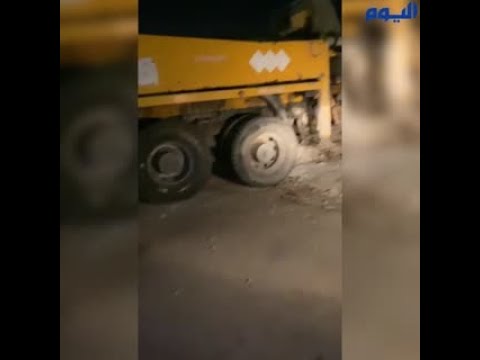 شاهد.. ضبط شاحنة تلقي مخلّفات البناء غرب الدمام 