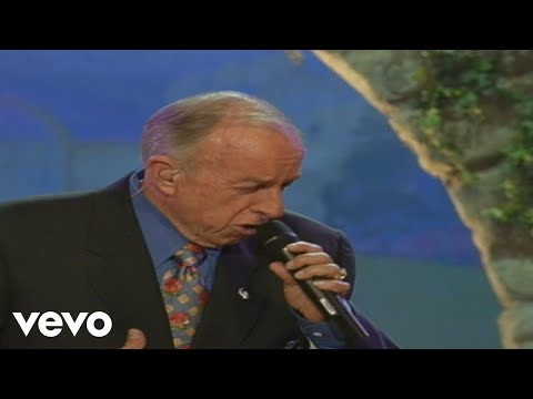 Bill & Gloria Gaither - This Ole House / When the Saints Go Marching in [Live] ft. The Cathedrals