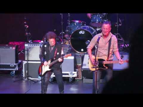 Willie Nile (with Bruce Springsteen) - "One Guitar" - Red Bank, NJ - 1/18/25