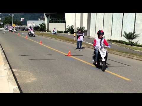 Escuela de conducción Yamaha - YFRT -  No. 5