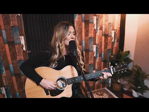“Makes Sense To Me” (Live Acoustic Session) - Emily Roth