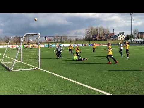 Linus' football skills movie U12