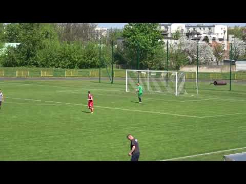 Fragmenty meczu IV ligi piłki nożnej: PWKS Huragan Wołomin kontra Pogoń II Siedlce