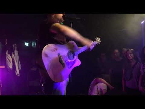 Video thumbnail for Lassensiemichkünstlerichbindurch (Live)