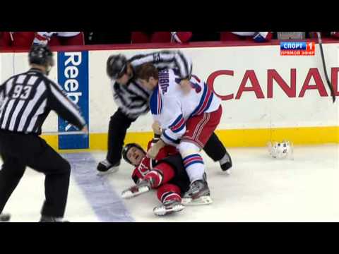 Brandon Dubinsky VS David Clarkson (Rangers & Devils) NHL, December 20, 2011