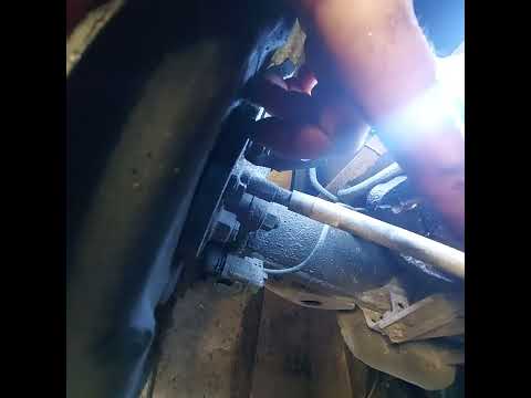 2013 Toyota Tundra right rear axle (wheel bearing) seal