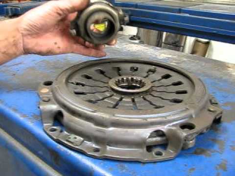 Mitsubishi pull type clutch bearing