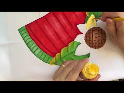 Toalha com pintura e patchwork