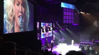 Natalie Grant performs &quot;King of the World&quot; at the 2016 Dove Awards!