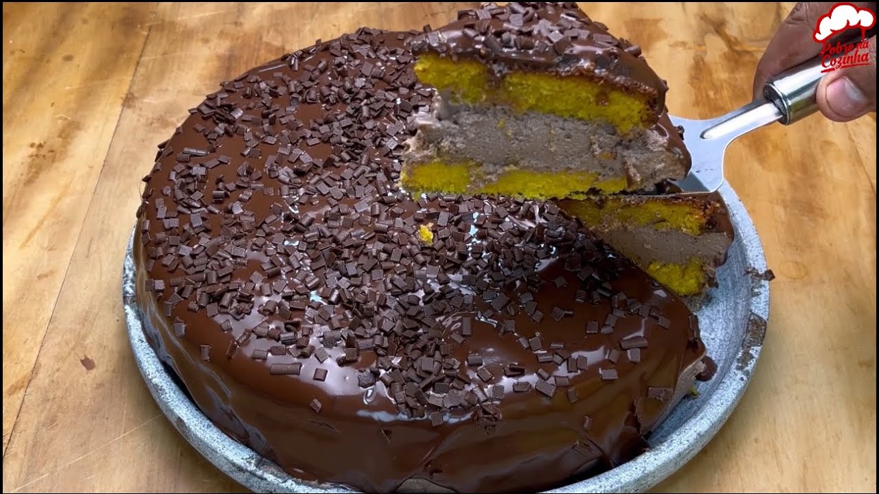 esse e o famoso bolo nuvem de cenoura que derrete na boca