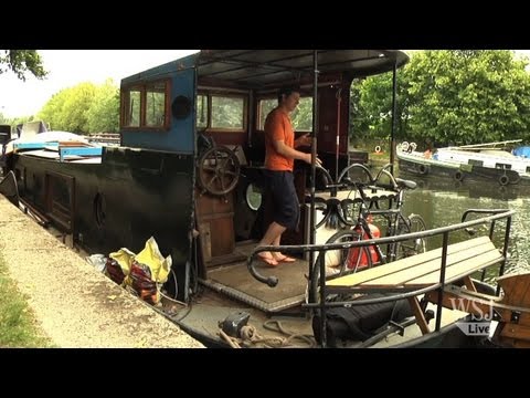 London Houseboat Residents Sent Downriver