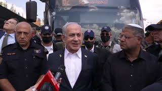 ראש הממשלה בזירת הפיגוע בצומת רמות בירושלים:  ונשיג את כל מי שסייע בידם"