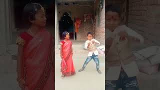 Download lagu pandey ji ka beta hun chumma chipak ke leta hun yadav ji ki beti hun chapale chapal deti hun mp3