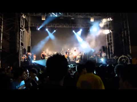 Mayoría Equivocada - Dos Minutos