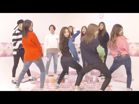 Twice Beyoncé 7/11 choreo but they are not Alcohol-free
