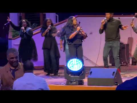 **This is So So Good** Nakitta Foxx singing “Turn A Round.”