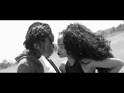 Dingo Makaroni - Actress (Official Music Video)