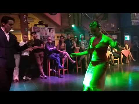 David Palo y Alejandra Gutty, milonga "A la Parrilla"